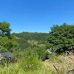 Alojamento de Acomodação e Pequeno-almoço La Grange De L'abille Marchastel (Cantal)