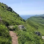 Alojamento de Acomodação e Pequeno-almoço La Grange De L'abille Marchastel (Cantal)