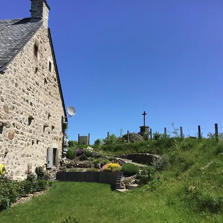 فندق مبيت وإفطار La Grange De L'abille Marchastel (Cantal)